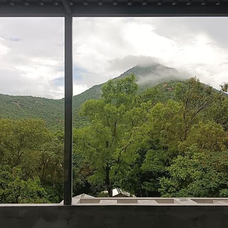 Отель Malar Park Тируваннамалай Экстерьер фото